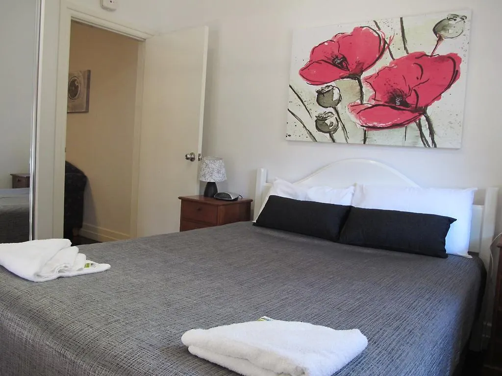 Aparthotel Hampton Court Apartments Brisbane