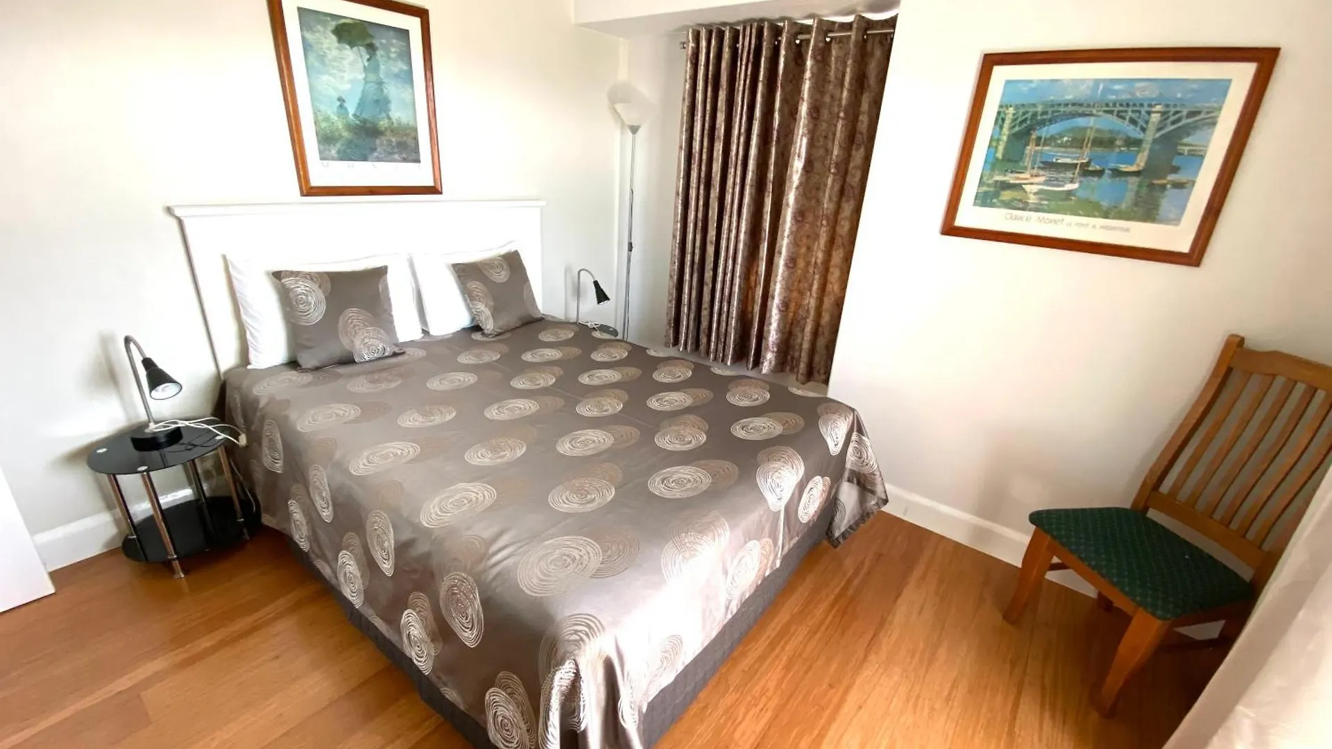 Hampton Court Apartments Brisbane Australia
