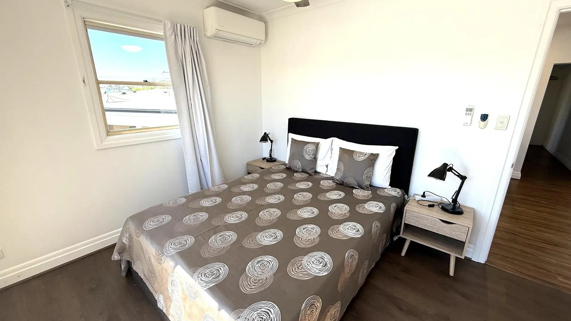 Hampton Court Apartments Brisbane Aparthotel
