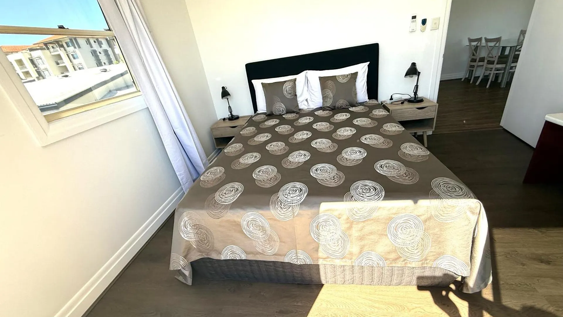 **** Aparthotel Hampton Court Apartments Brisbane Australia