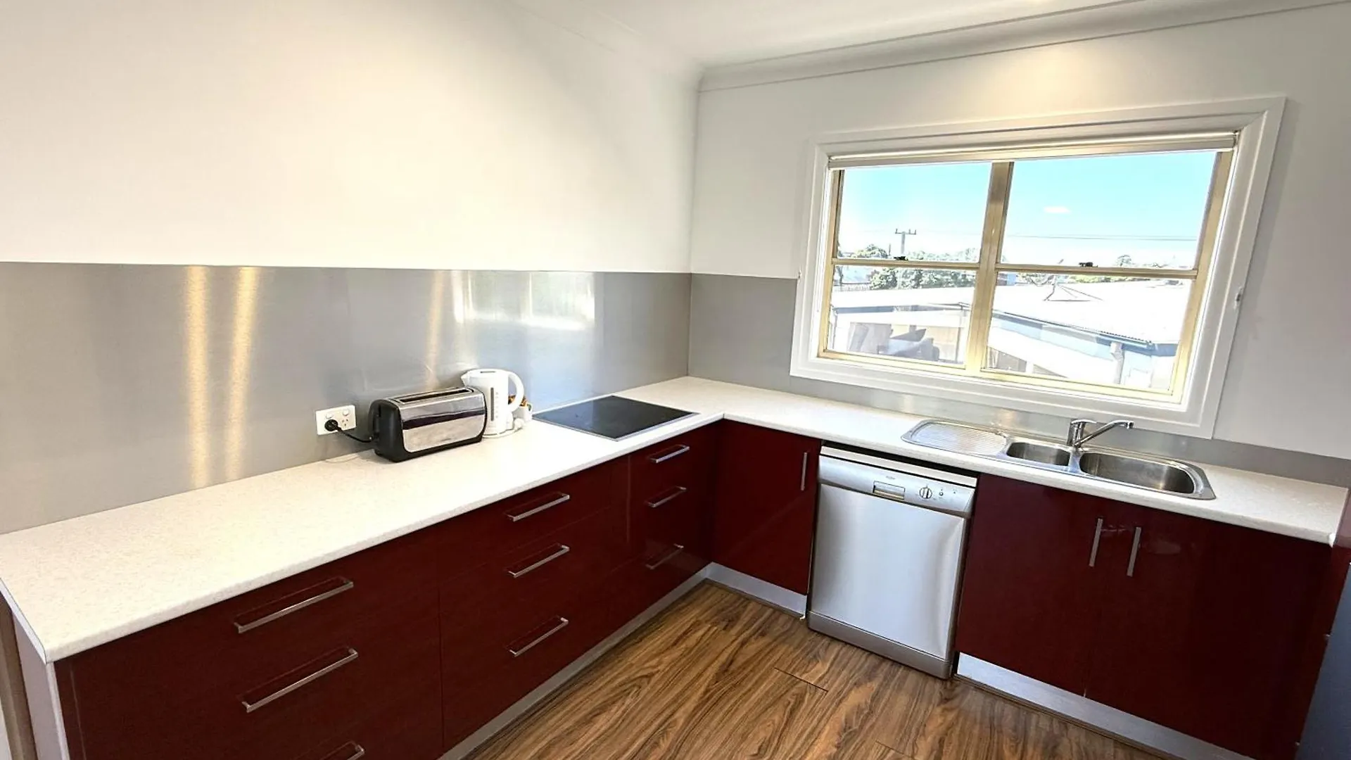 Hampton Court Apartments Brisbane 4*,
