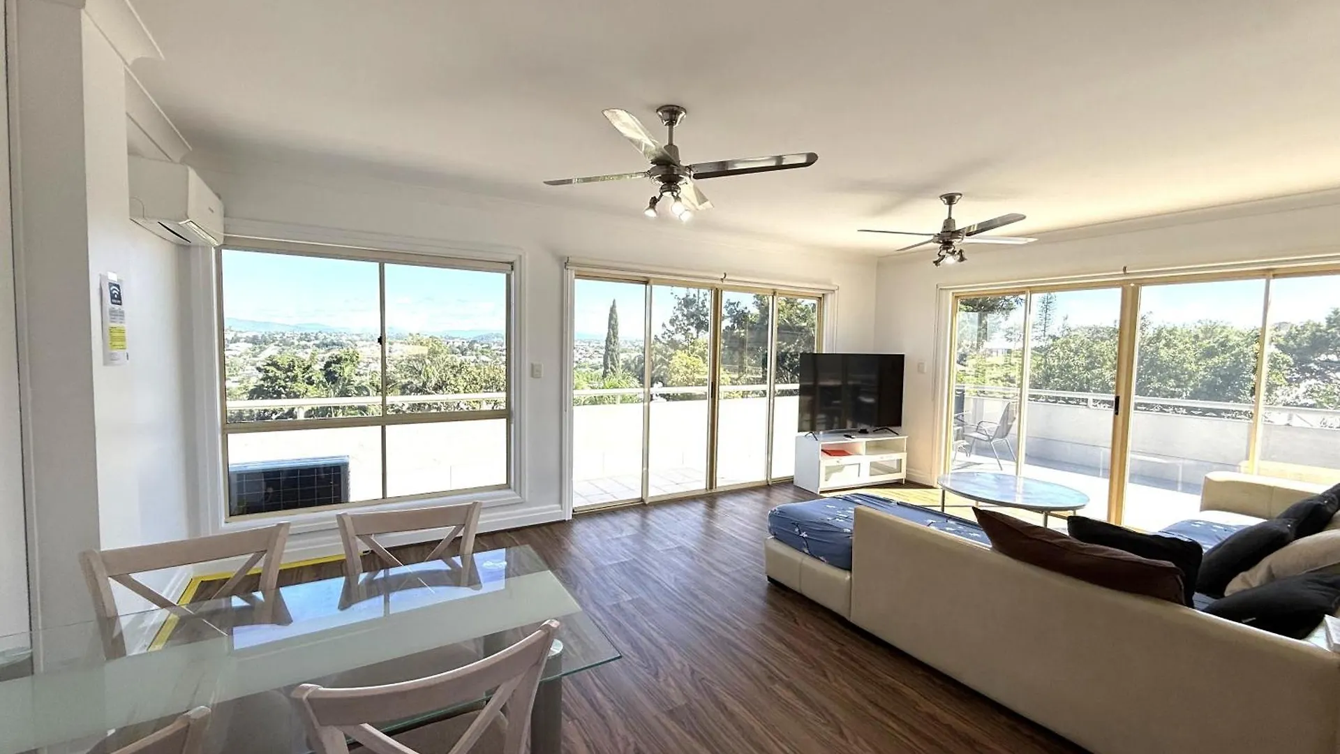 Hampton Court Apartments Brisbane Aparthotel