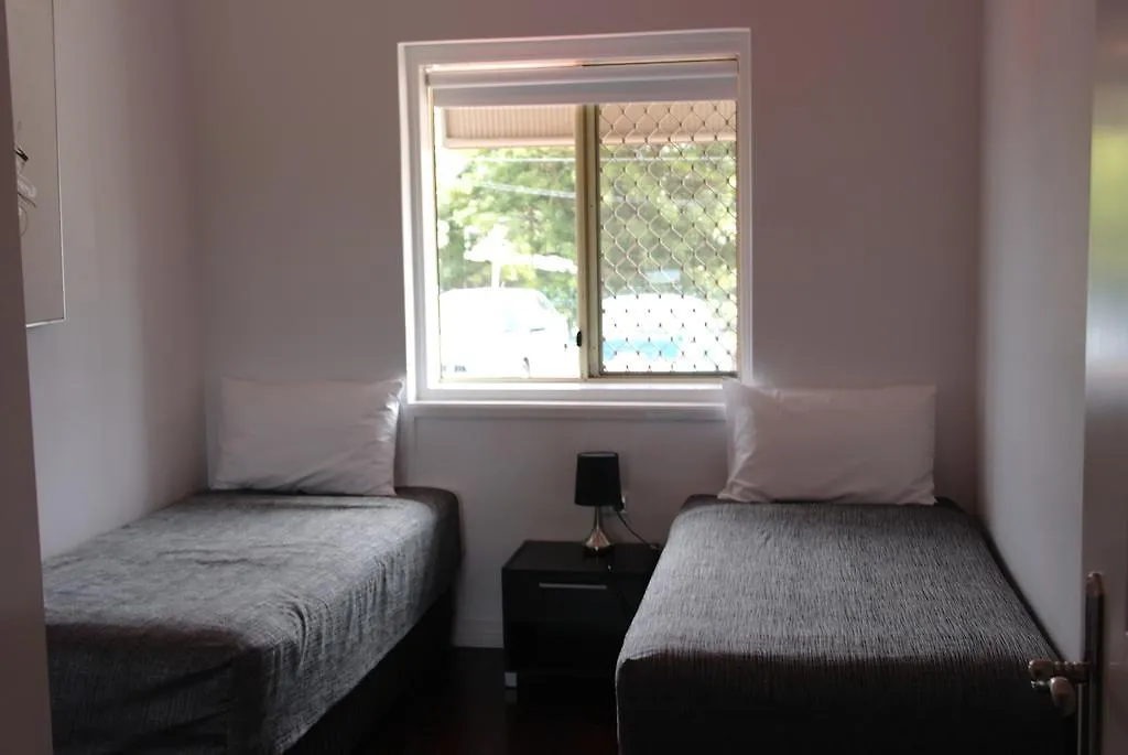 Hampton Court Apartments Brisbane Aparthotel