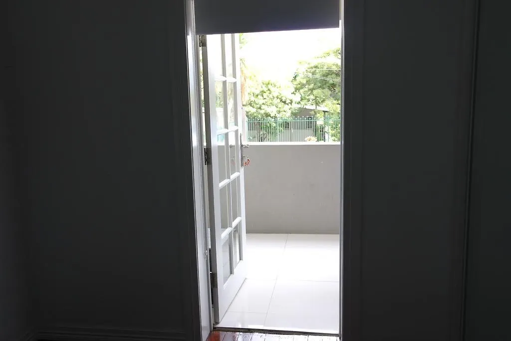Hampton Court Apartments Brisbane Aparthotel