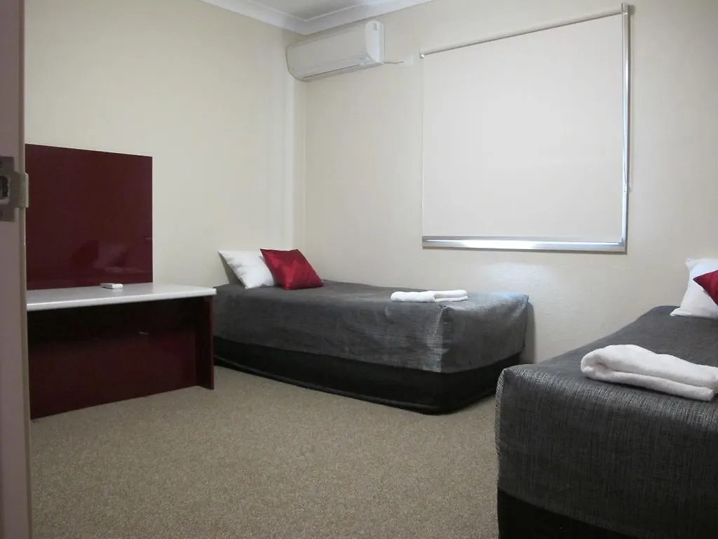 Hampton Court Apartments Brisbane Aparthotel