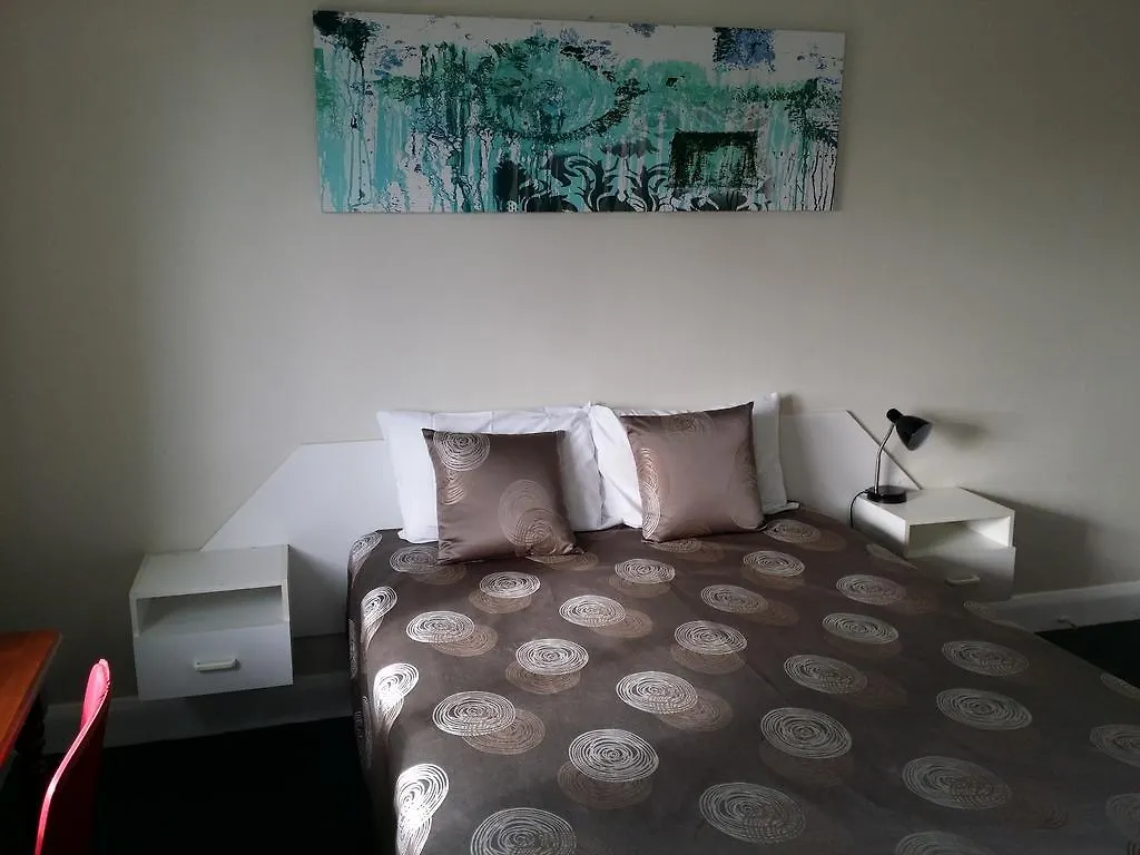 Hampton Court Apartments Brisbane