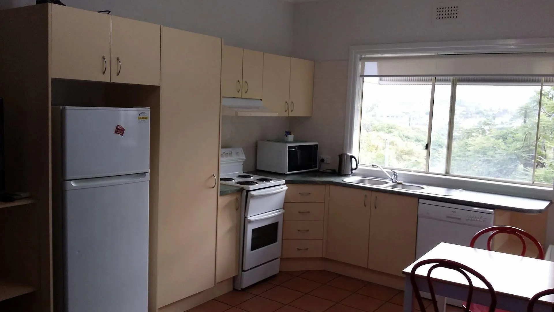 Hampton Court Apartments Brisbane 4*,