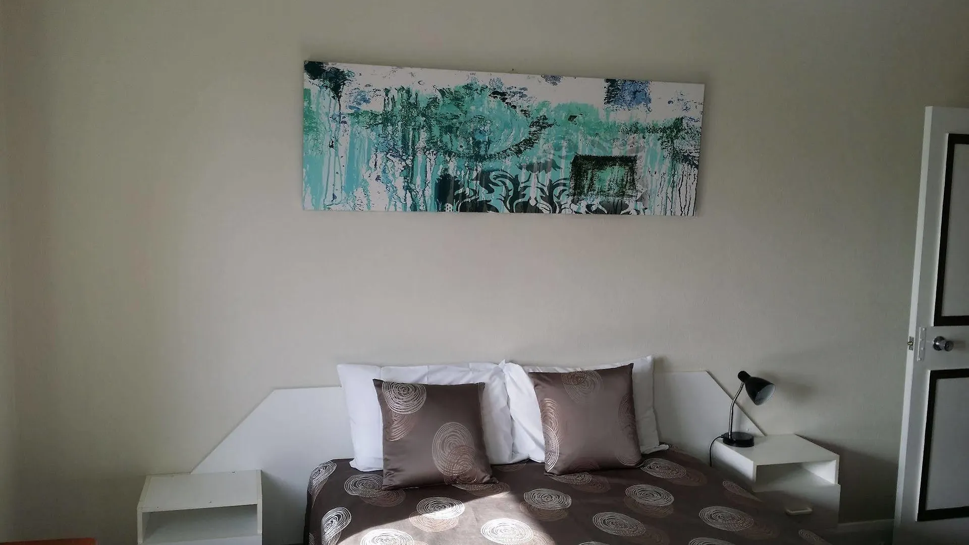 Hampton Court Apartments Brisbane