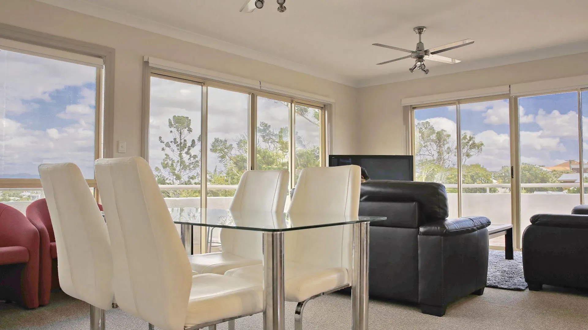 Hampton Court Apartments Brisbane 4*,  Australia