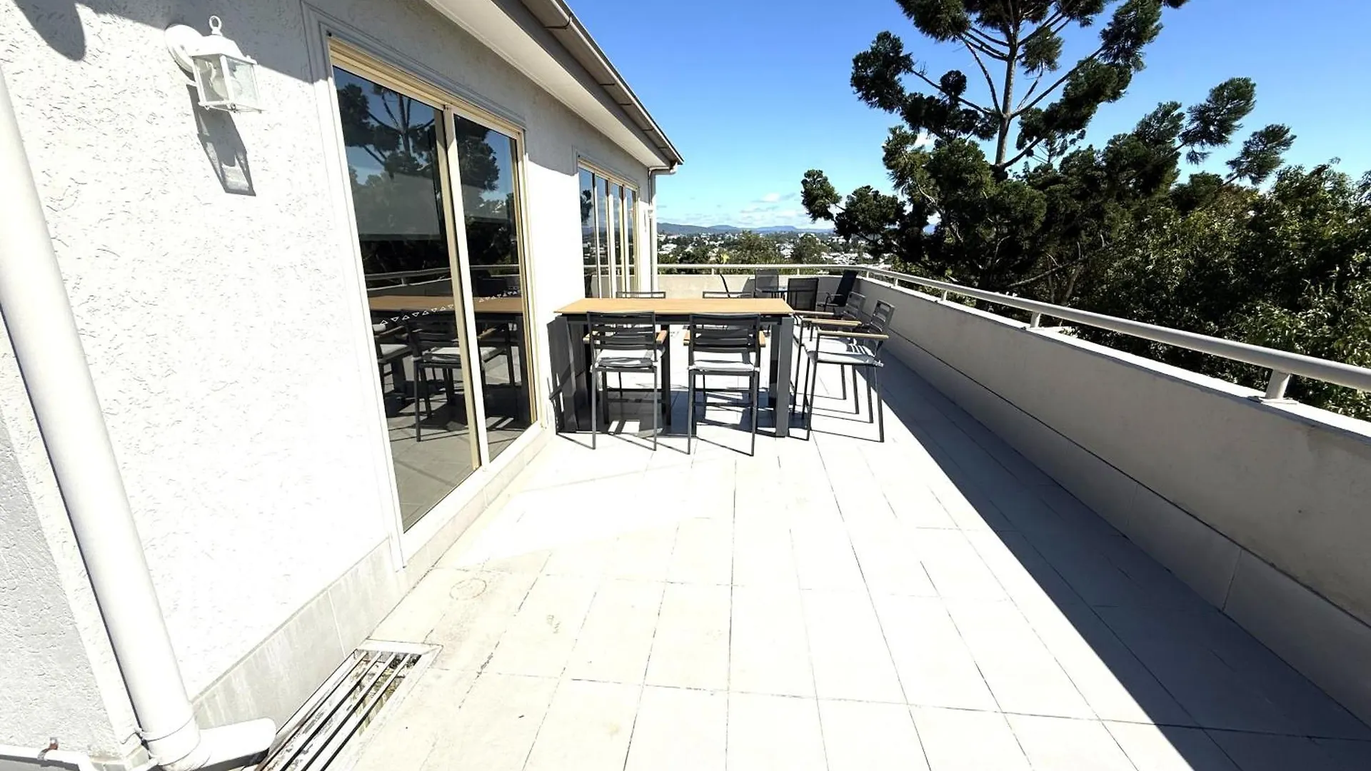 Aparthotel Hampton Court Apartments Brisbane