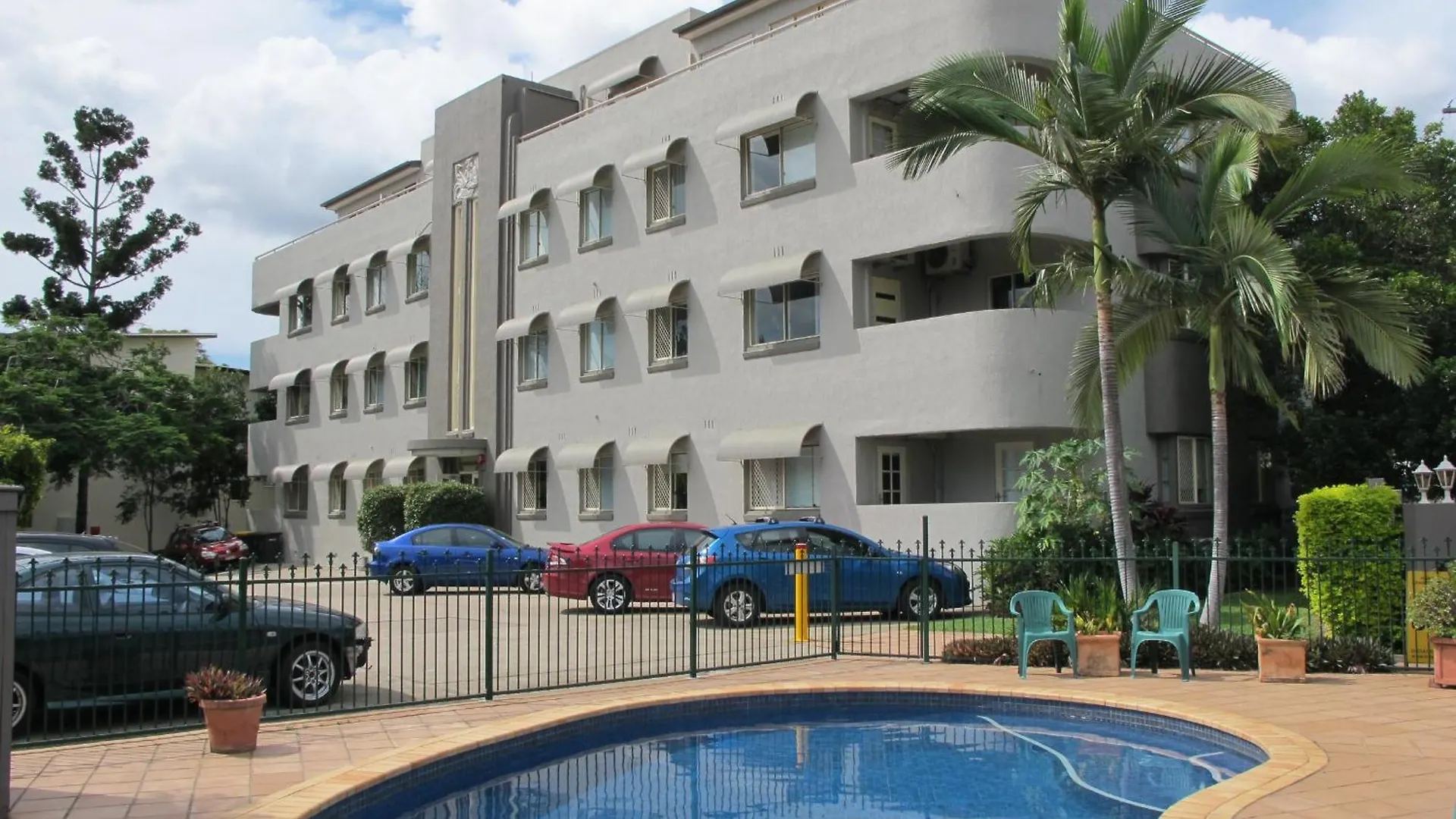 Hampton Court Apartments Brisbane 4*,  Australia
