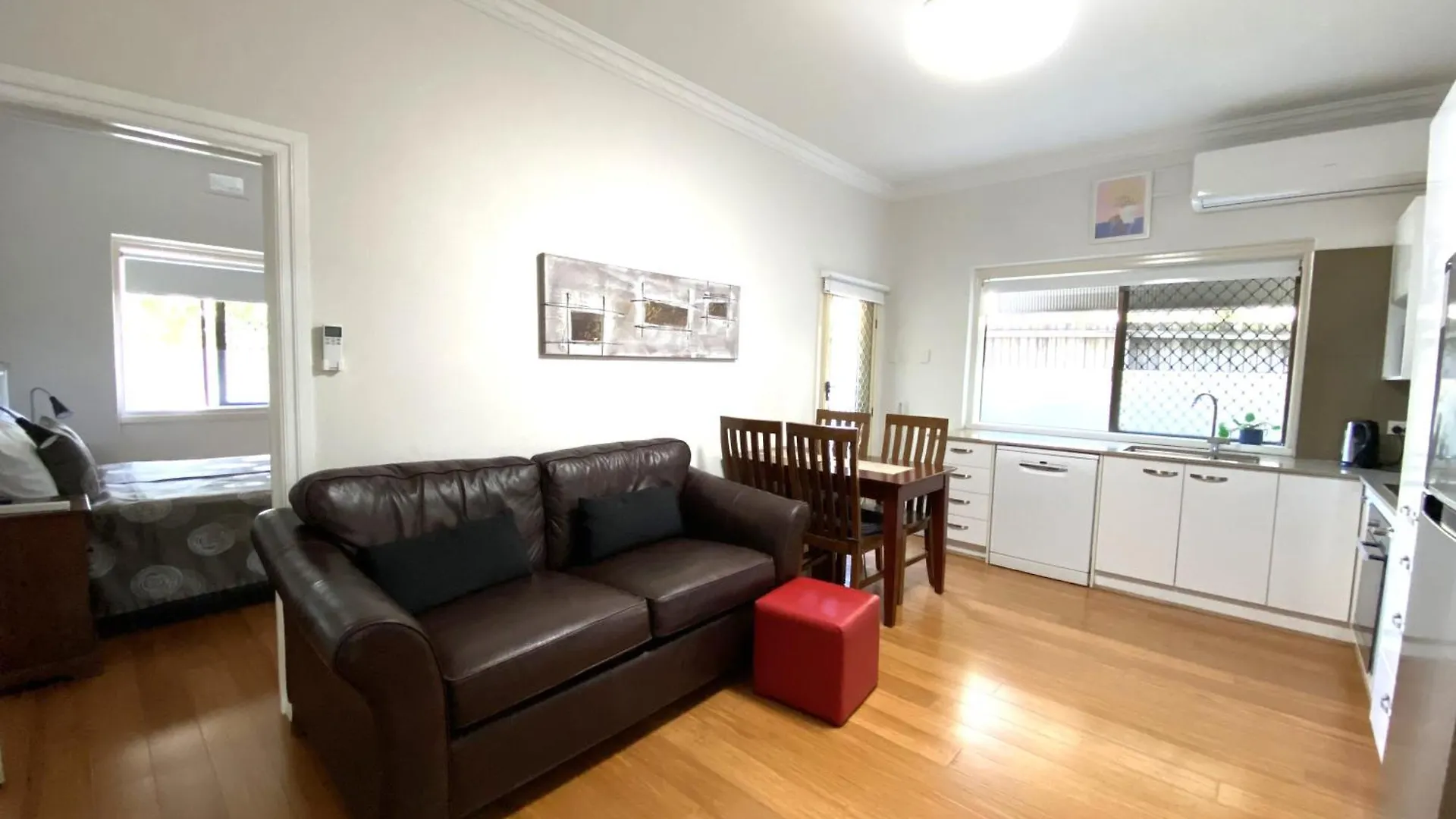 Hampton Court Apartments Brisbane Aparthotel