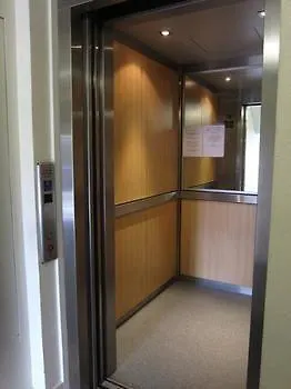 Hampton Court Apartments Brisbane Aparthotel